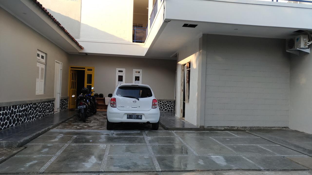 فندق تْشيريبونفي  Roemah Kesambi المظهر الخارجي الصورة